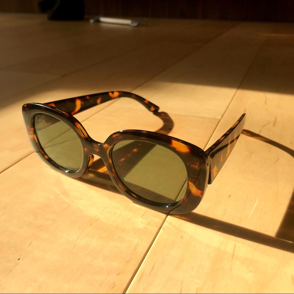 Turquoise sunglasses from UO - never worn!